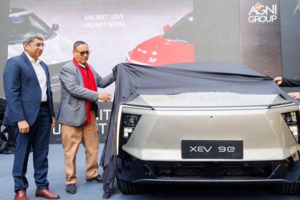 चितवनमा महिन्द्राको ‘इलेक्ट्रिक ओरिजिन एसयुभि’हरू ‘बिई-६’ र ‘एक्सइभी ९-ई’ भव्यताका साथ सार्वजनिक